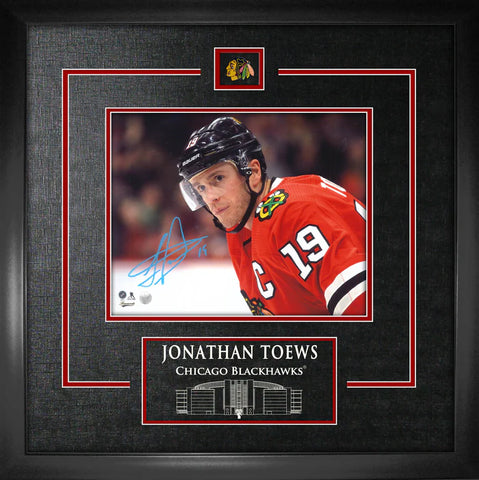 TOEWS,J SIGNED 8X10 ETCHED MAT BLACKHAWKS RED CLOS