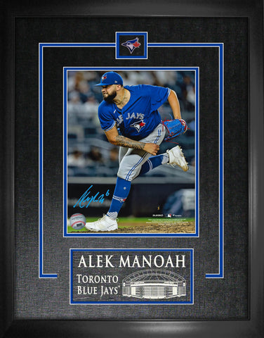 Manoah,A Signed 8x10 Etched Mat Jays Action Throwing -V