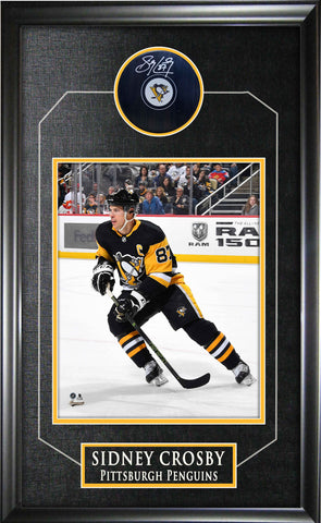 Crosby,S Signed Puck Penguins Framed w 8x10 V